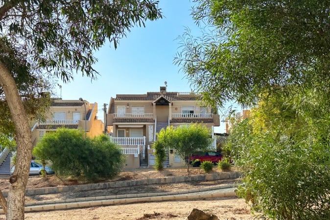 House in San Miguel de Salinas - view 1