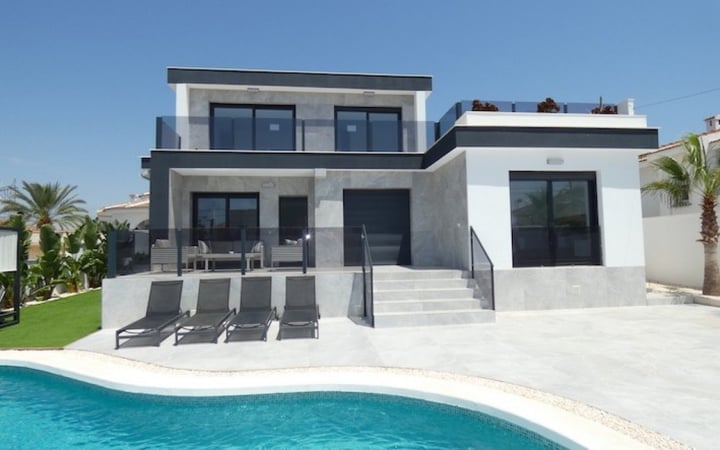 House in Rojales - view 1