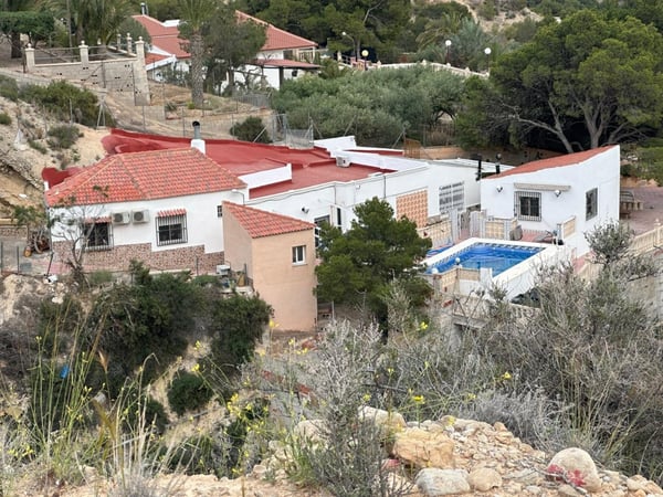 House in Crevillente - view 1