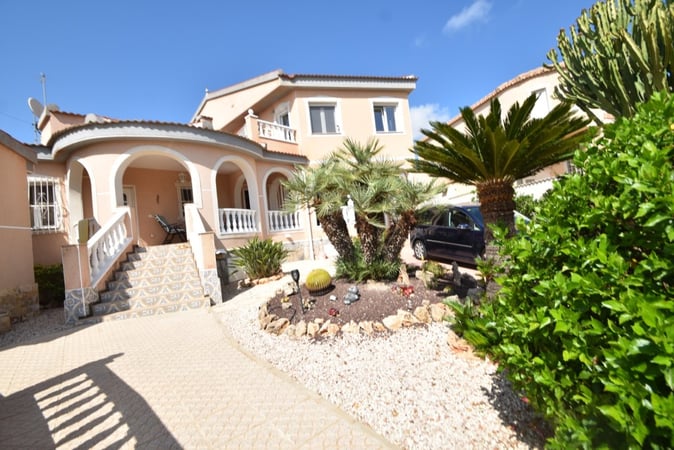 House in Rojales - view 1