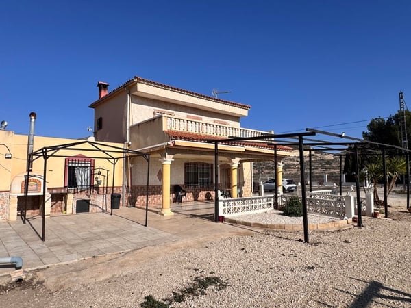 House in Hondon de las Nieves - view 1