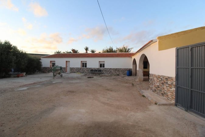 Farm, Ranch or Equestrian in Crevillente - view 1