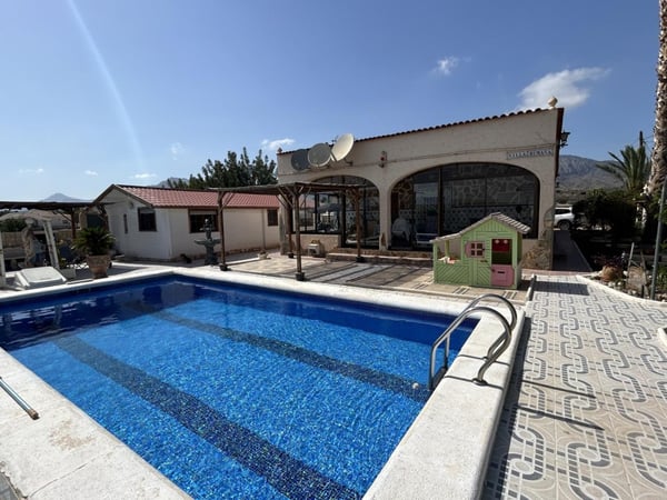 Farm, Ranch or Equestrian in Albatera - view 1