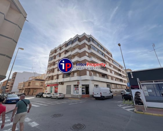 House in Guardamar del Segura - view 1