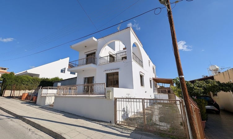 House in Ayios Athanasios (quarter) - view 1