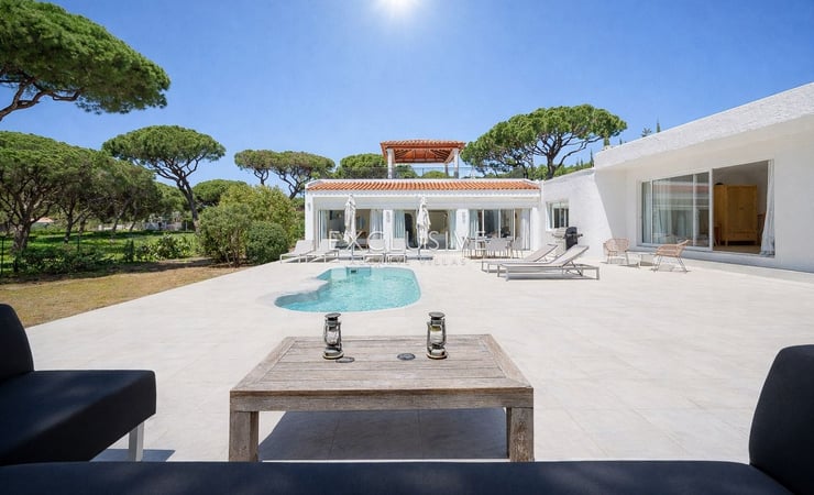 Villa in Quarteira - view 1