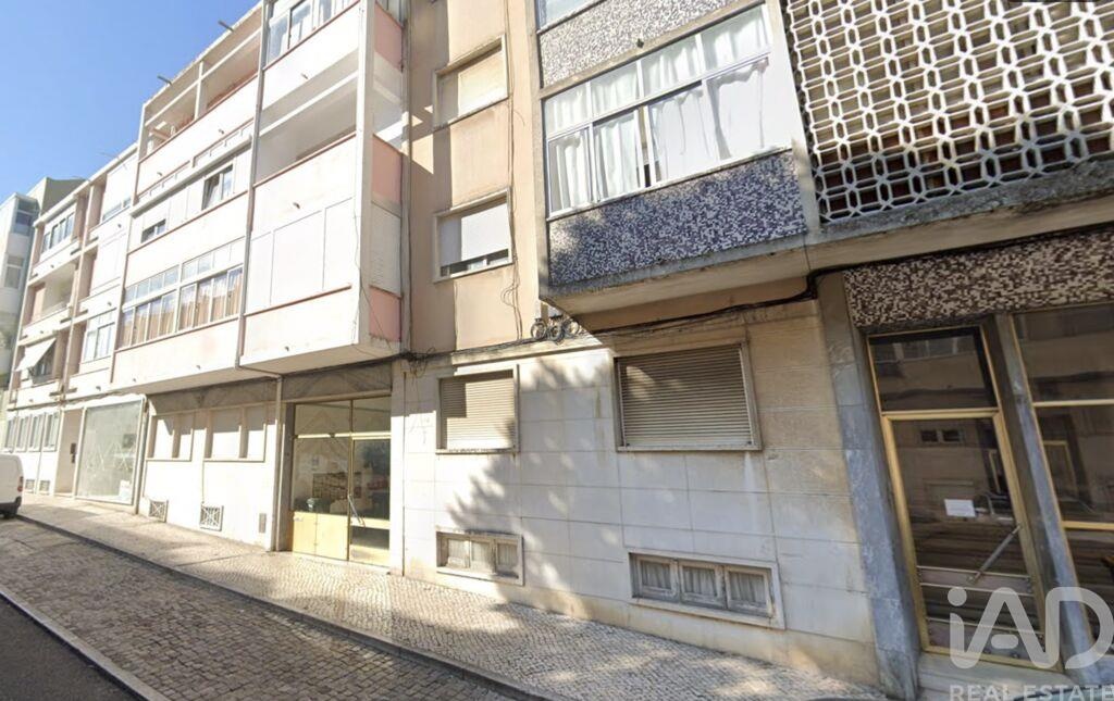 Apartment in Benfica - Image 3