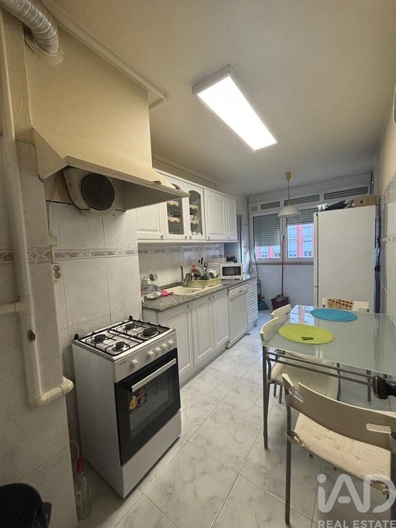 Apartment in Brandoa - Image 3