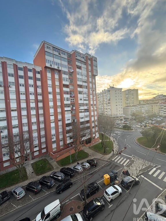 Apartment in Brandoa - Image 2