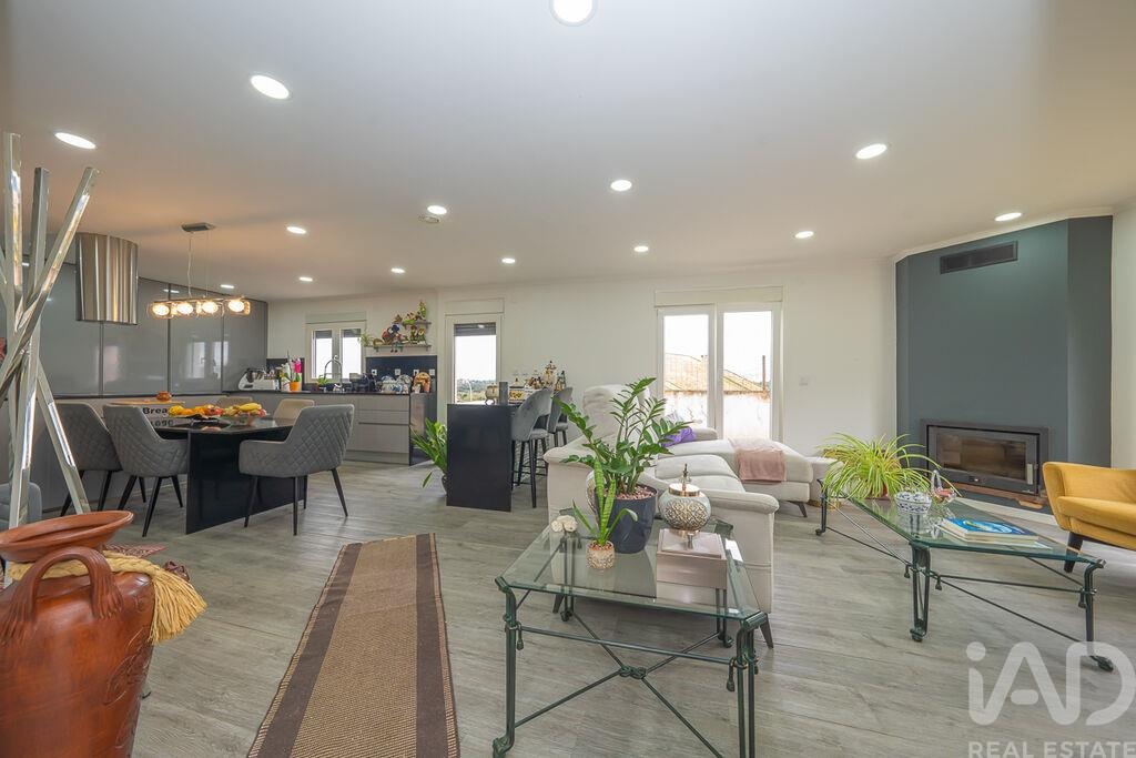 House in Setubal - Image 3