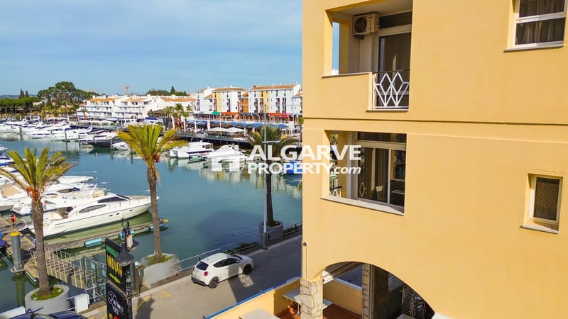 Apartment in Quarteira - view 1