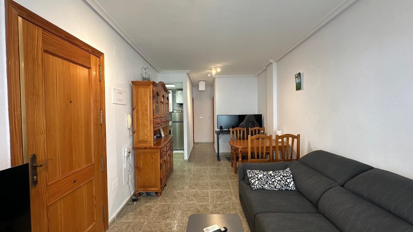 Apartment in Torrevieja - Image 2