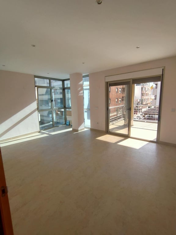 Apartment in Torrevieja - Image 2