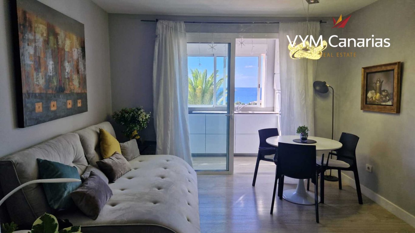 Apartment in Los Cristianos - Image 2