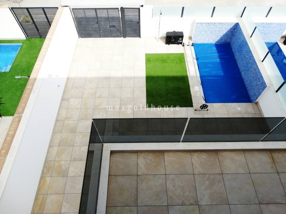 House in Santiago de la Ribera - Image 3