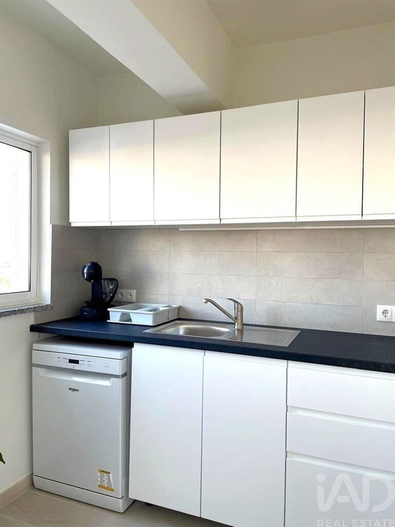 Apartment in Oura - Image 2