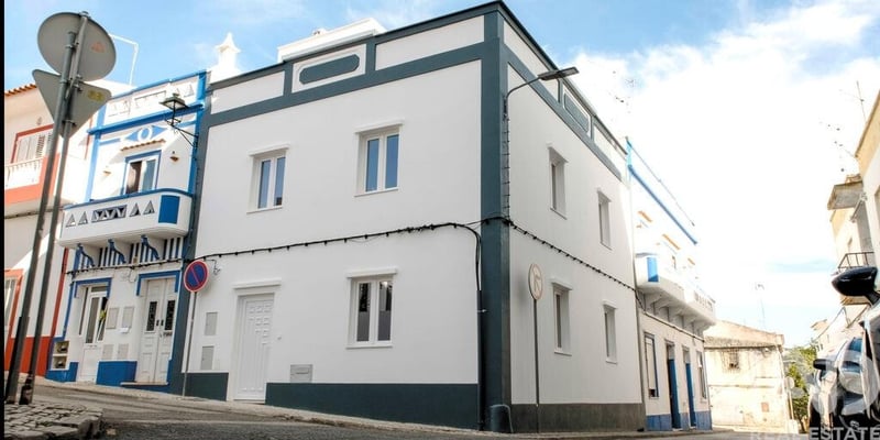 House in Lagoa - view 1