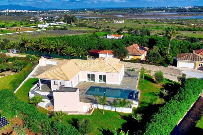 Villa in Vale da Lama - view 1