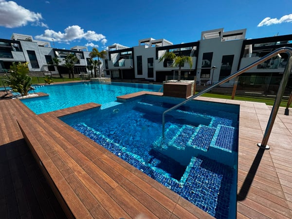 Apartment in Residencia los Altos - view 1