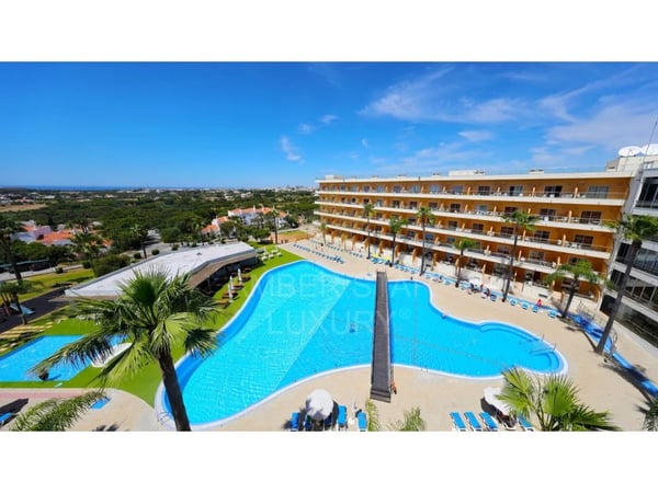 Apartment in Olhos de Agua - view 1