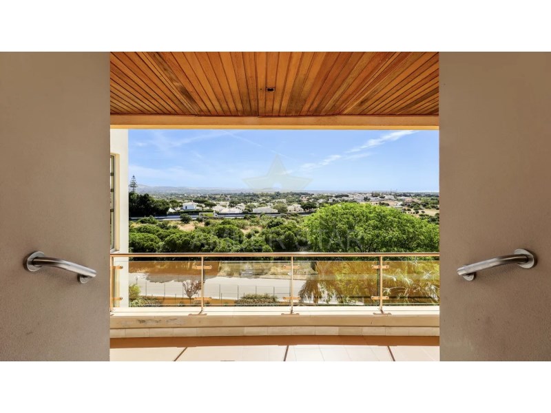 Apartment in Olhos de Agua