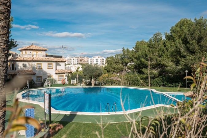 Apartment in Villamartin - view 1