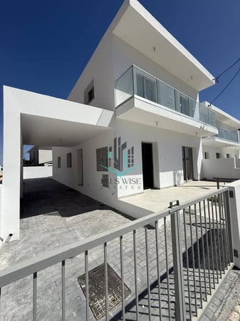 Villa in Kiti - view 1