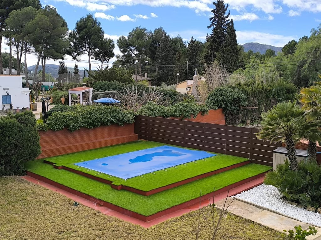 Villa in Sax - Image 2