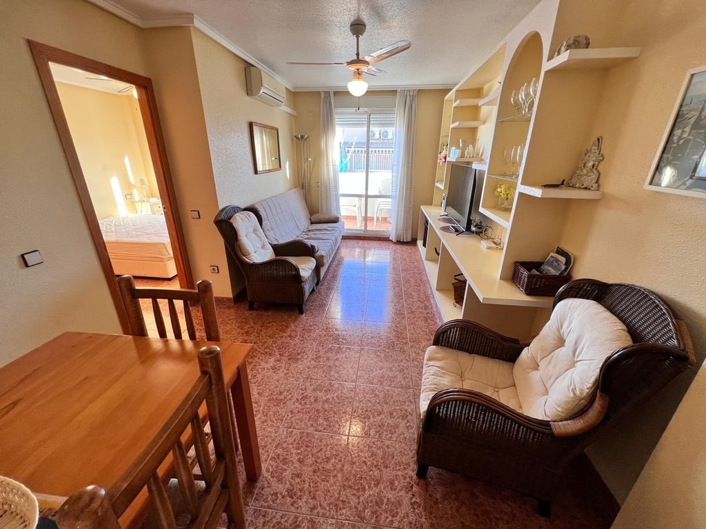 Apartment in Torrevieja - Image 2