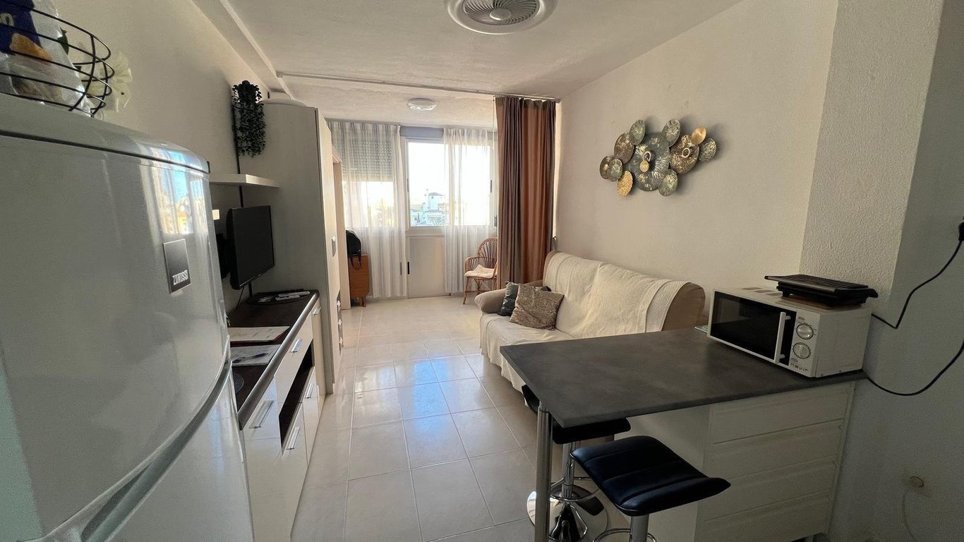 Apartment in Torrevieja - Image 2