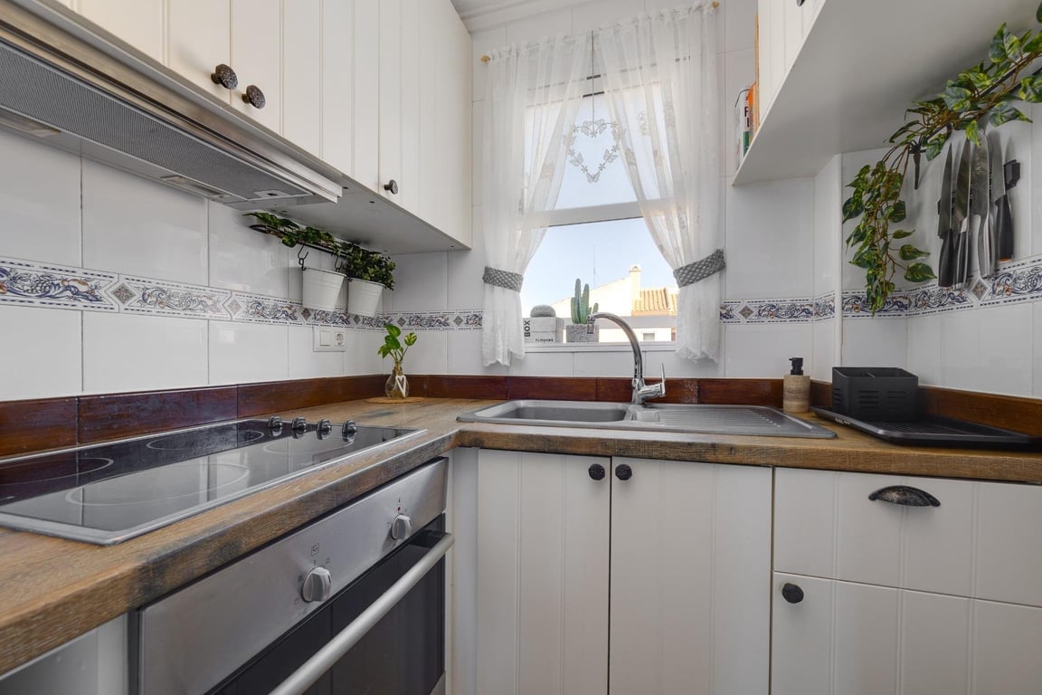 House in Torrevieja - Image 3