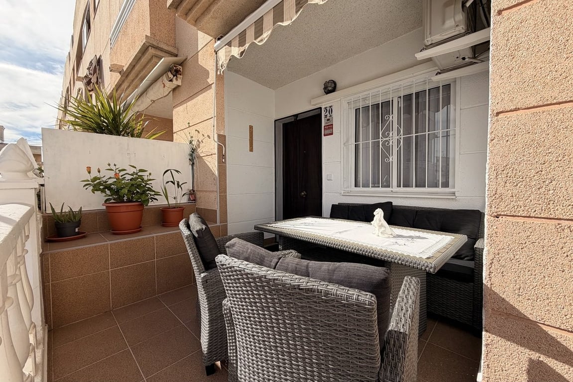 Apartment in Torrevieja - Image 2