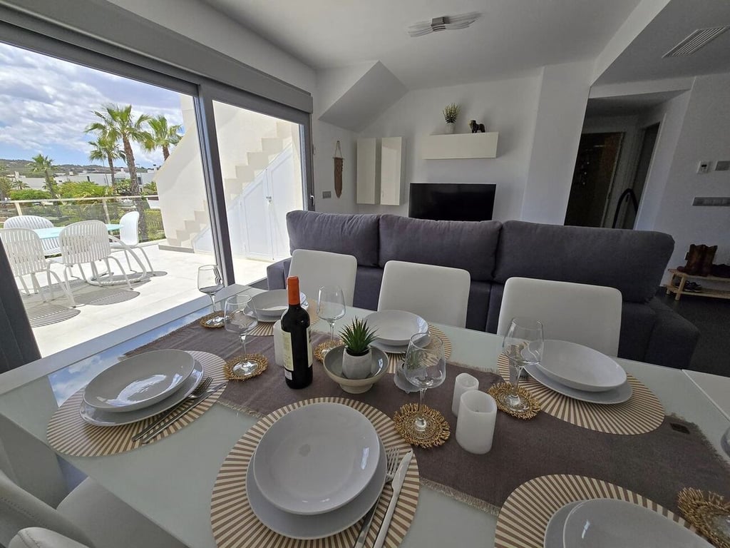 Penthouse in Los Montesinos - Image 3