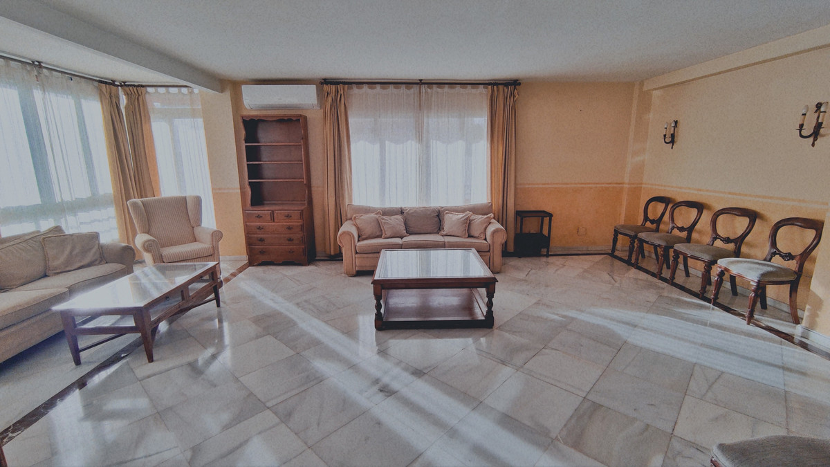 House in Marbella - Image 2