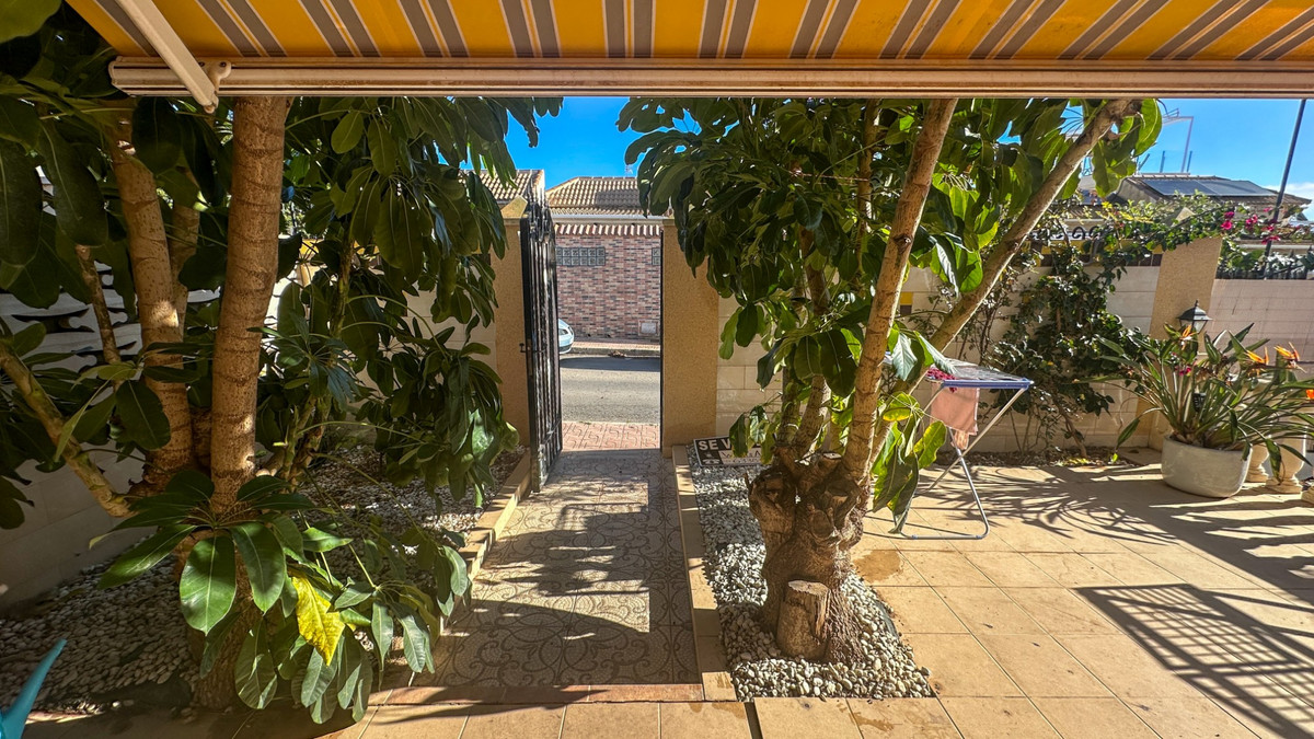 House in Torrevieja - Image 3