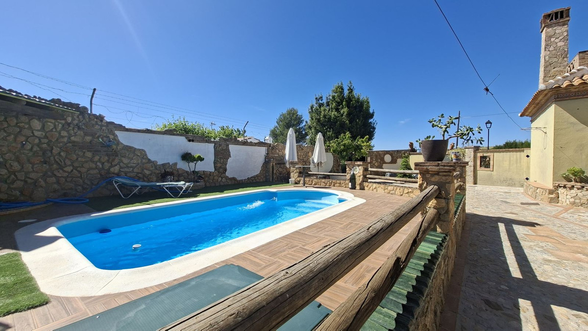 Villa in Arriate - Image 2