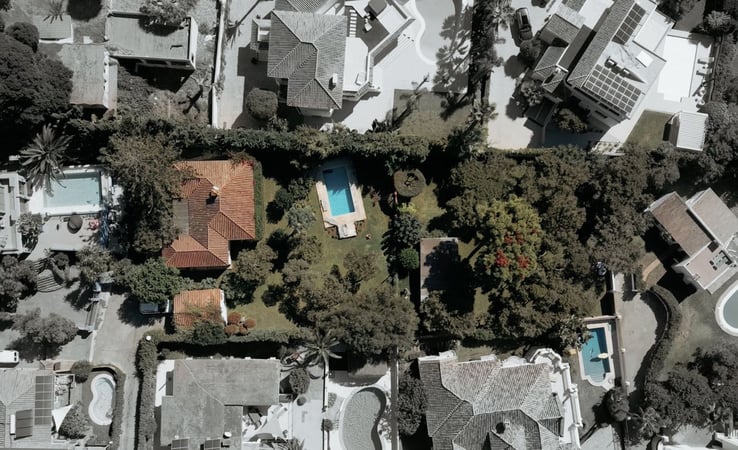 Villa in Artola - view 1