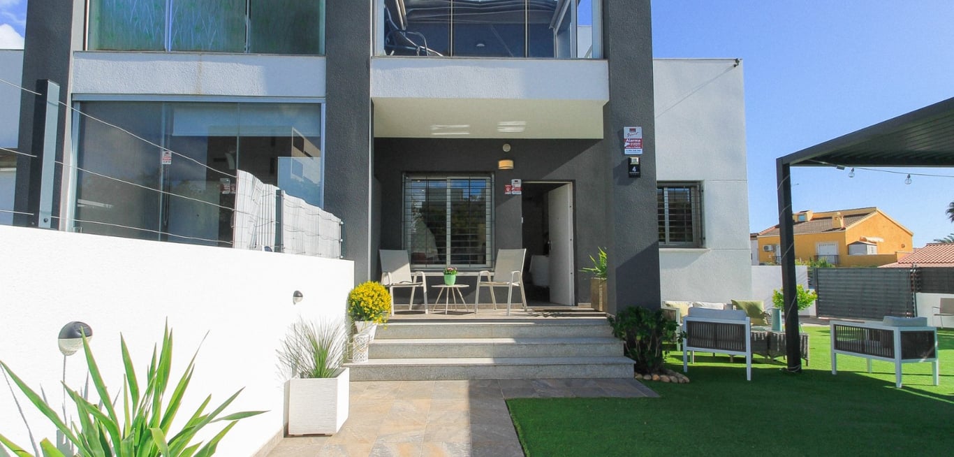 House in Torrevieja - Image 3