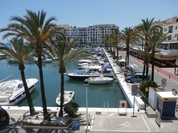 Apartment in La Duquesa - view 1