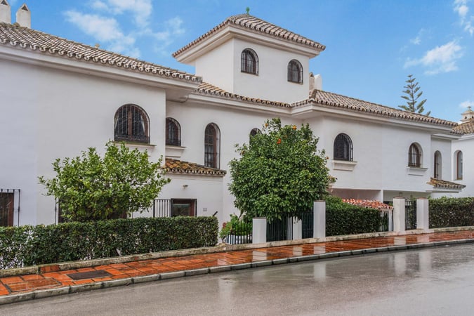 House in La Duquesa - view 1