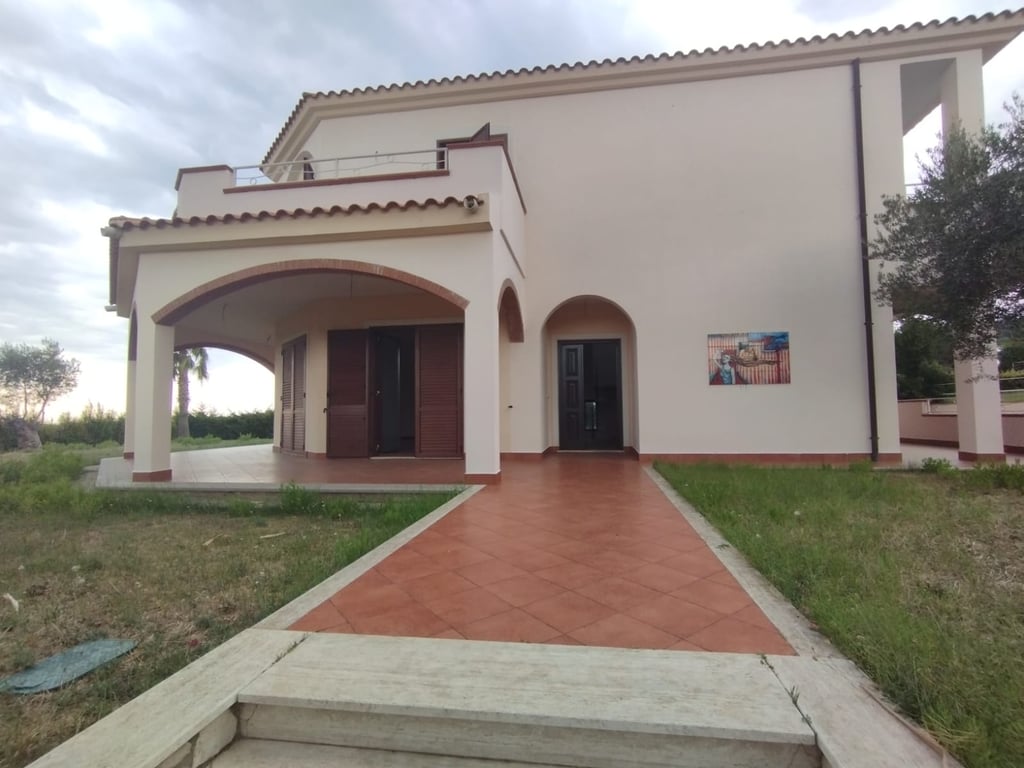 House in Belvedere Marittimo - Image 3