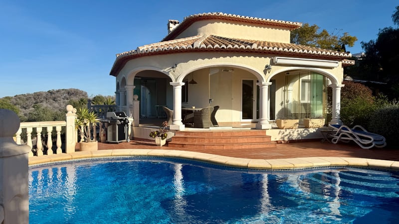 Villa in Alicante - view 1