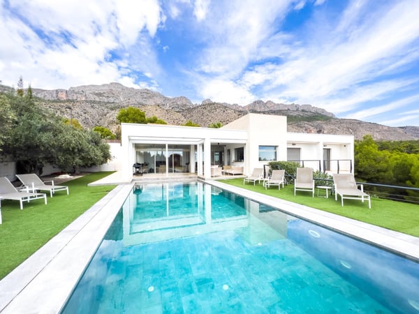 Villa in Altea - view 1