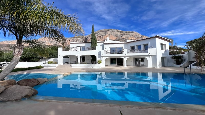 Villa in Alicante - view 1