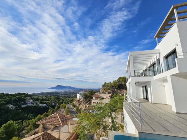 Villa in Altea - view 1