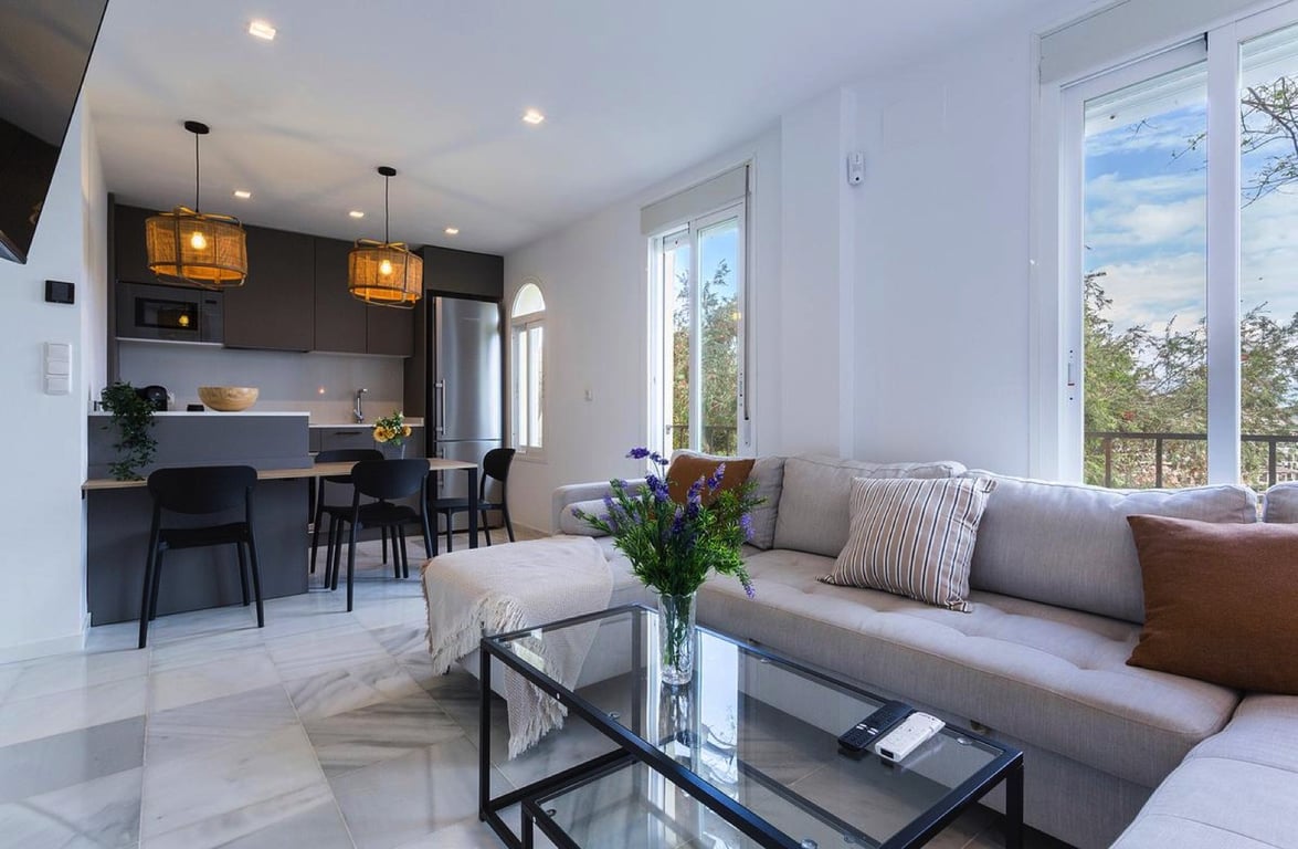 Apartment in La Duquesa - Image 2