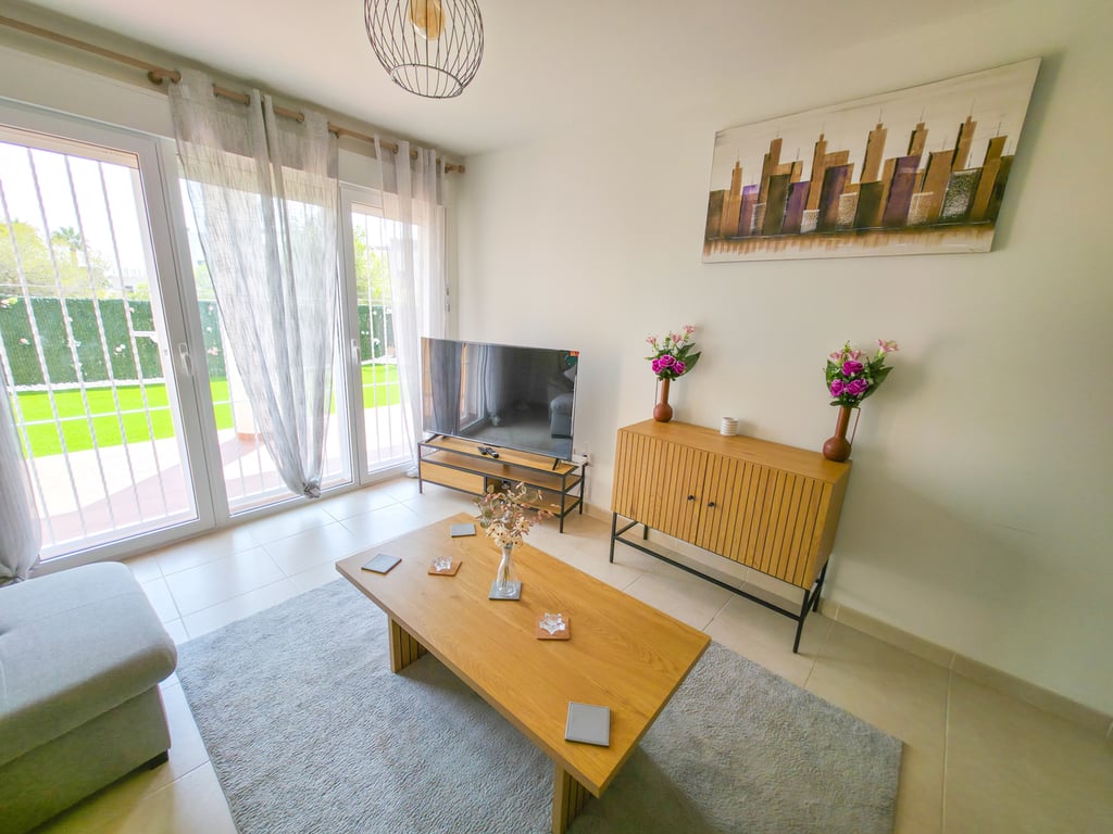 Apartment in Villamartin - Image 2