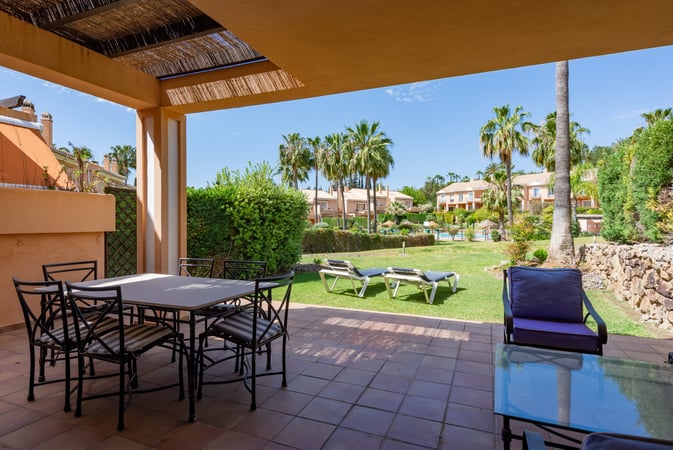 House in El Paraiso - view 1
