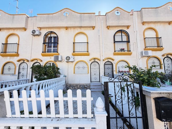 House in Urbanizacion los Balcones - view 1
