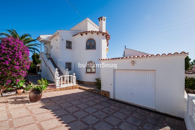 Villa in Calp - view 1